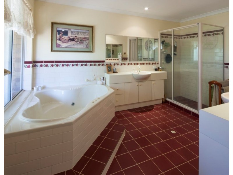 206 Eliza Shaw Drive, White Peak WA 6532