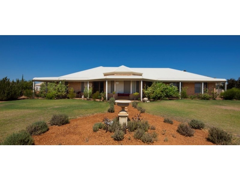 206 Eliza Shaw Drive, White Peak WA 6532