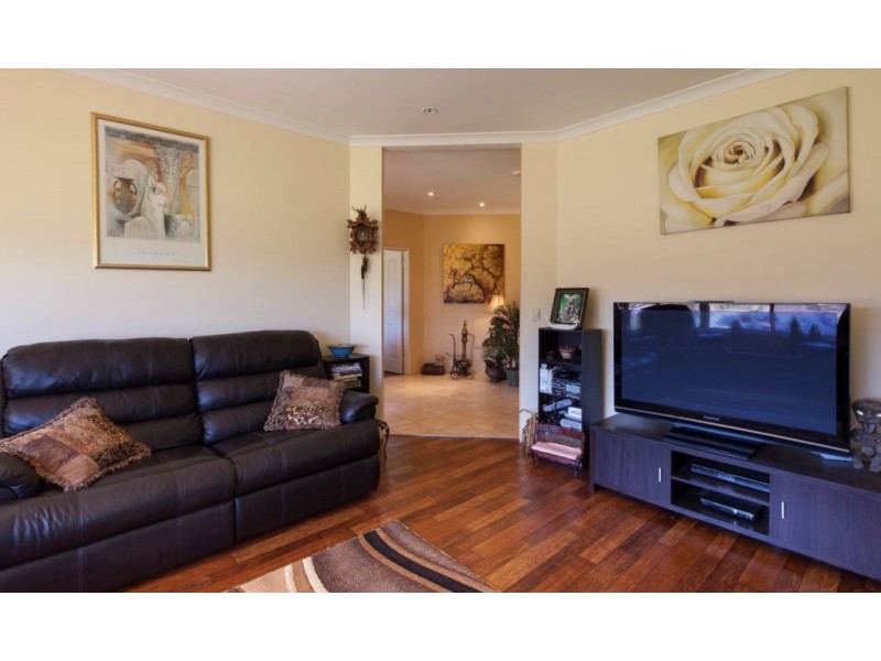 206 Eliza Shaw Drive, White Peak WA 6532