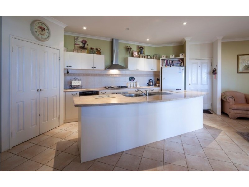 206 Eliza Shaw Drive, White Peak WA 6532