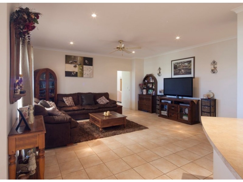 206 Eliza Shaw Drive, White Peak WA 6532