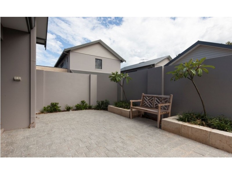 Unit 2/305 Chapman Road, Bluff Point WA 6530
