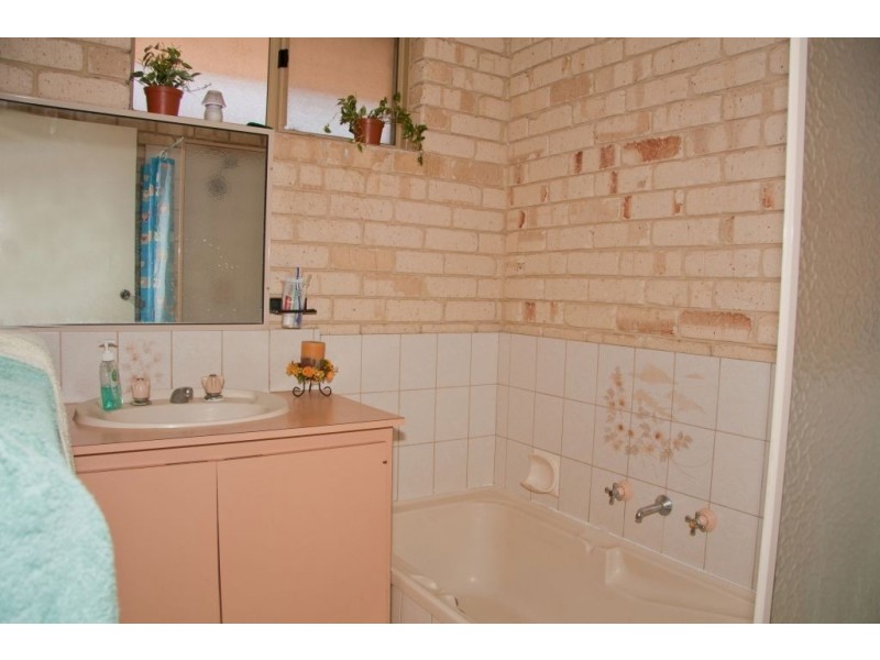 6 Hibiscus Street, Utakarra WA 6530