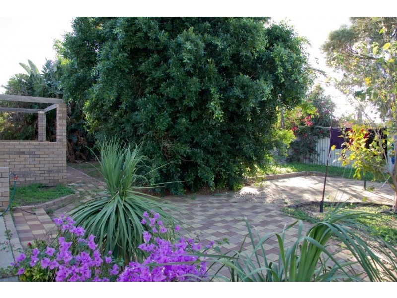 25 Kenny Crescent, Rangeway WA 6530