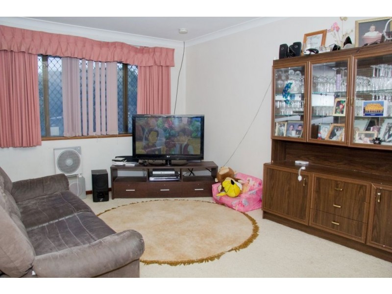 25 Kenny Crescent, Rangeway WA 6530