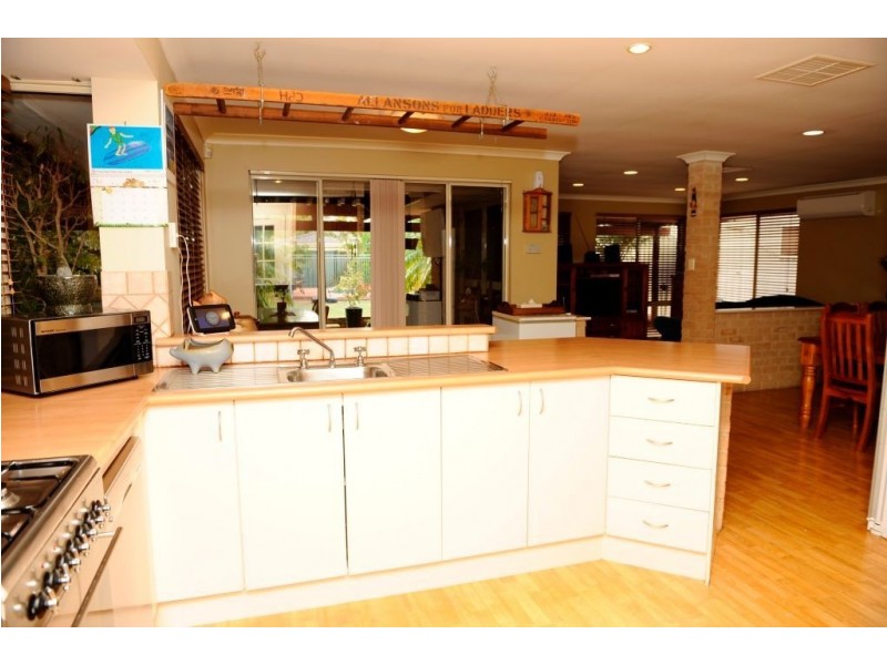 8 Volute Street, Sunset Beach WA 6530