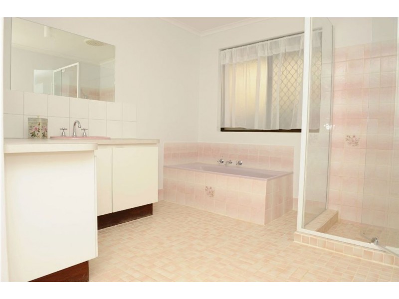 7 Mellows Place, Rangeway WA 6530