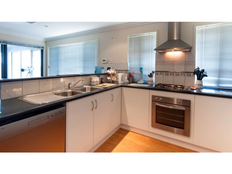 2 Yolanda Edge, Wandina WA 6530