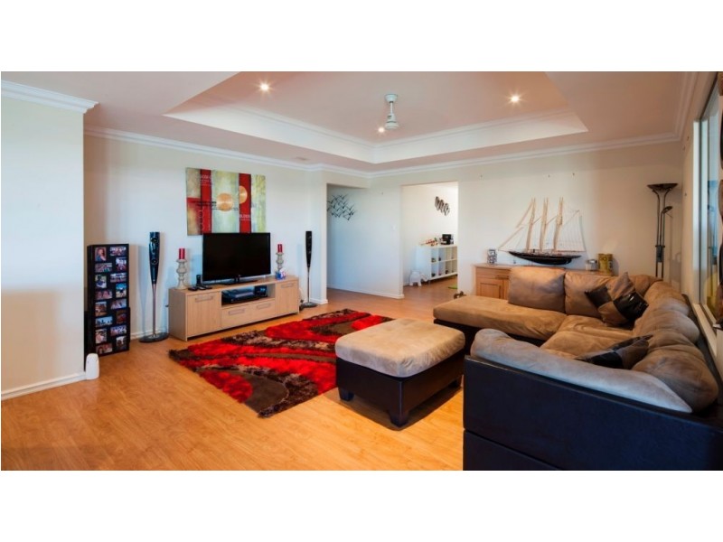 2 Yolanda Edge, Wandina WA 6530