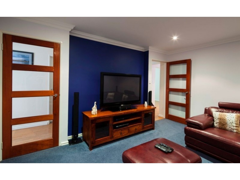 2 Yolanda Edge, Wandina WA 6530