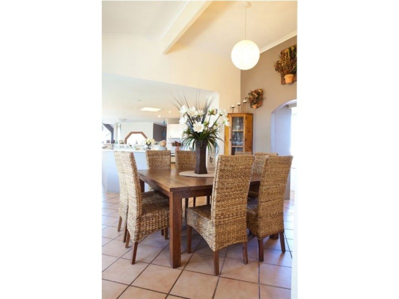 5 Bluewater Close, Drummond Cove WA 6532