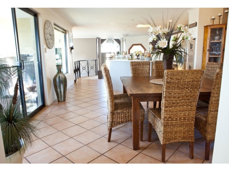 5 Bluewater Close, Drummond Cove WA 6532