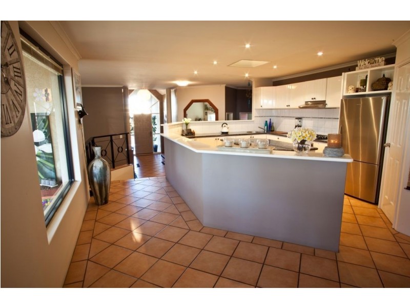 5 Bluewater Close, Drummond Cove WA 6532