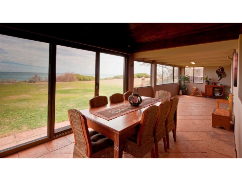 15 Eastcott Way, Tarcoola Beach WA 6530