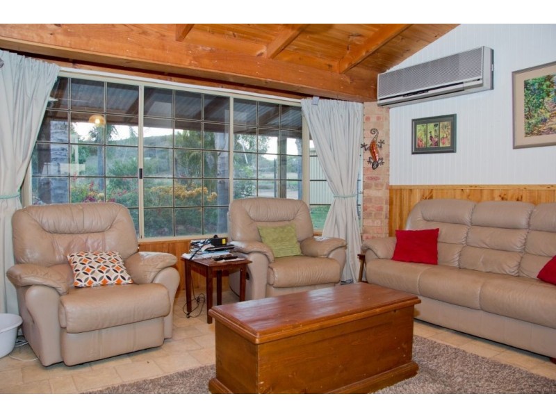 86 Arnold Street, Waggrakine WA 6530