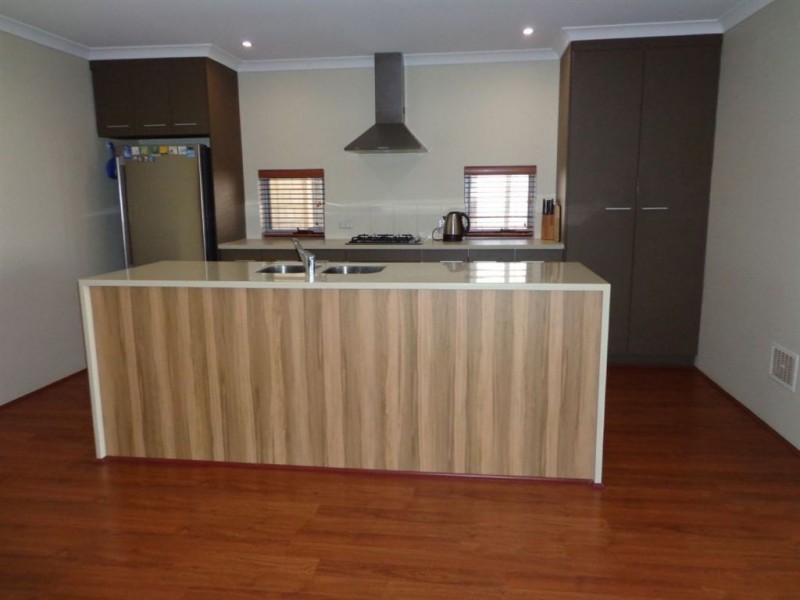 2 ESSIE Street, Wandina WA 6530