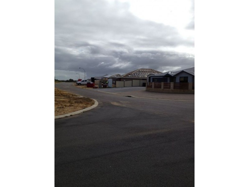 41 Weeloo Road, Waggrakine WA 6530