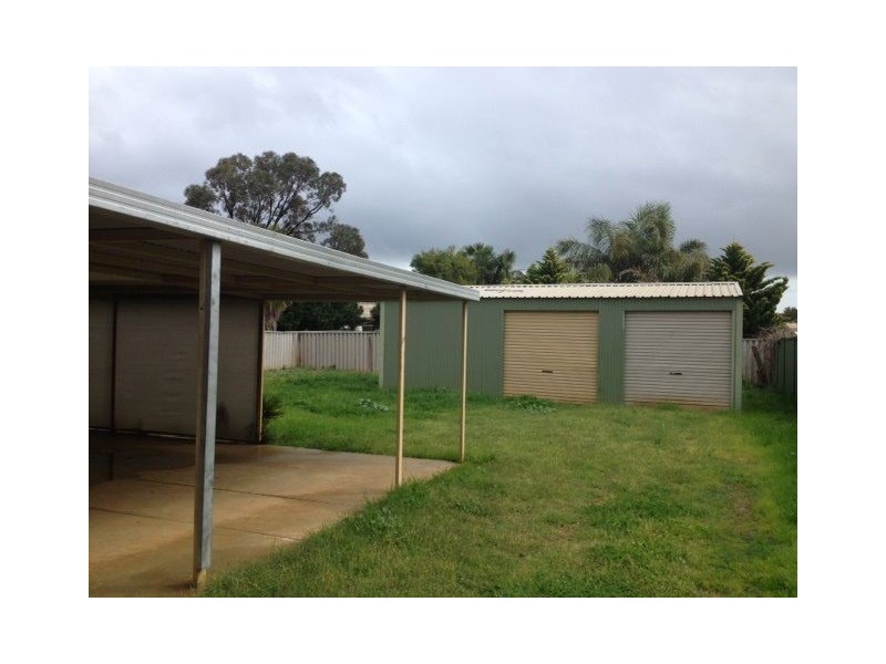 17 Bonamia Road, Utakarra WA 6530