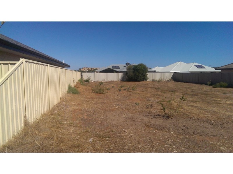 18 Topsail Street, Drummond Cove WA 6532