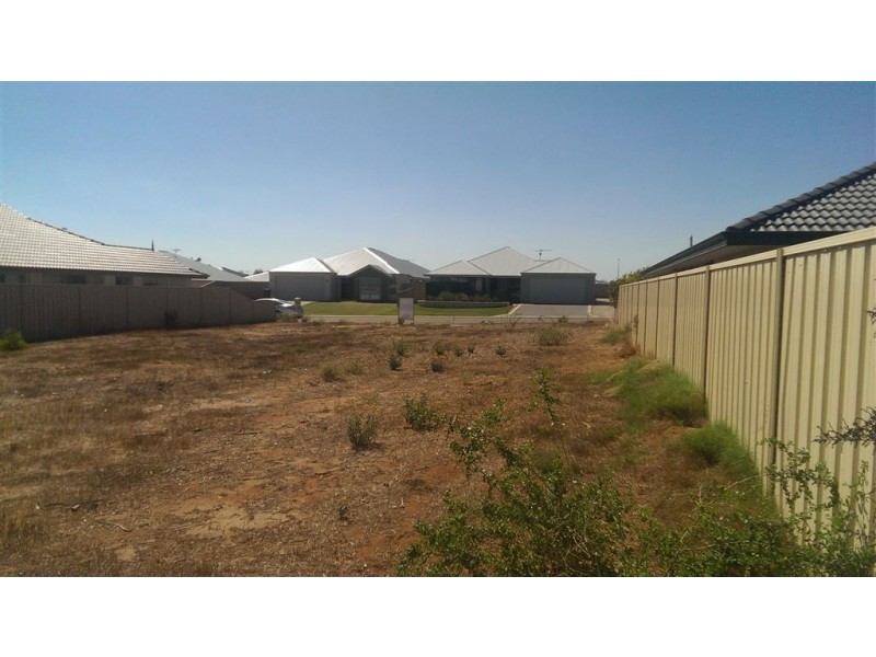 18 Topsail Street, Drummond Cove WA 6532