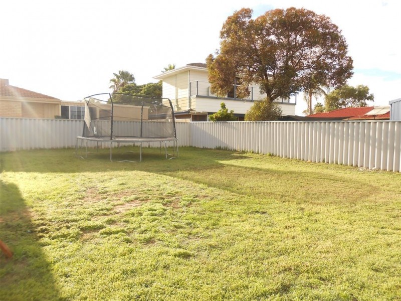 202 Chapman Valley Road, Waggrakine WA 6530