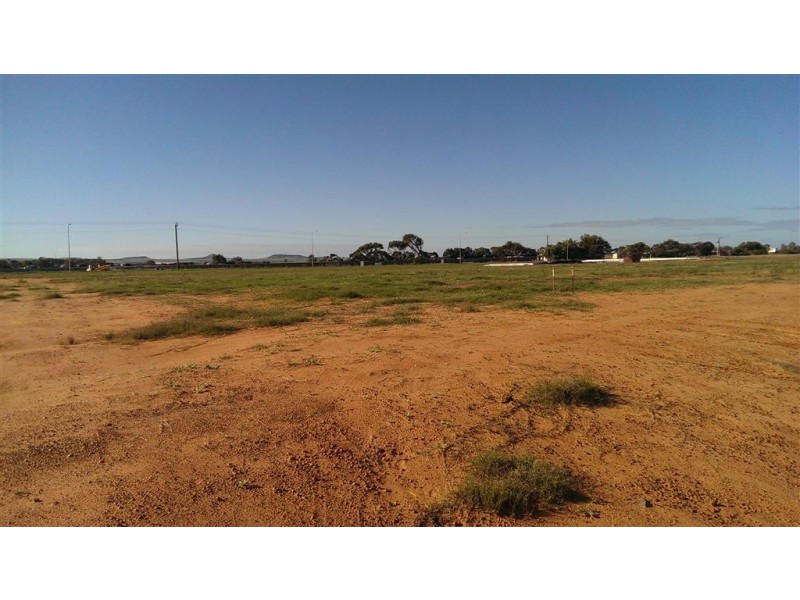 5 Bundaleer Road, Meru WA 6530