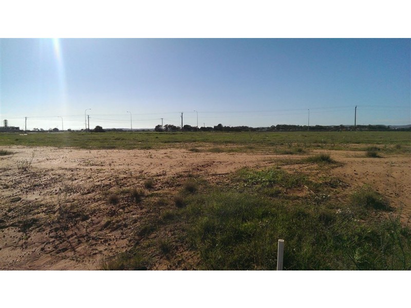 5 Bundaleer Road, Meru WA 6530