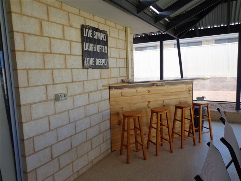 2 Essie Street, Wandina WA 6530