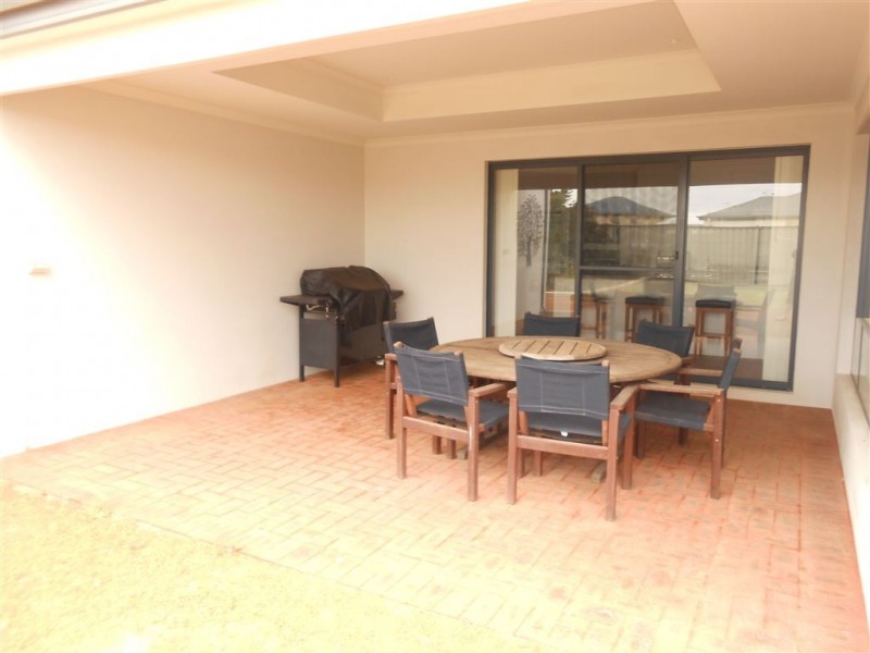 154 Glenfield Beach Drive, Glenfield WA 6532