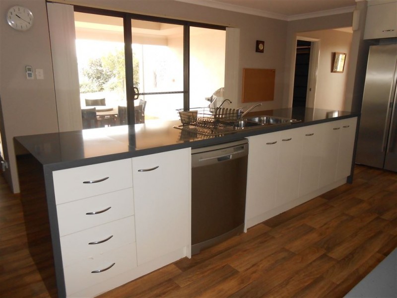 154 Glenfield Beach Drive, Glenfield WA 6532