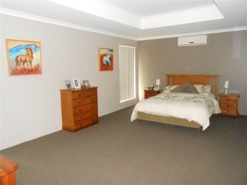 154 Glenfield Beach Drive, Glenfield WA 6532