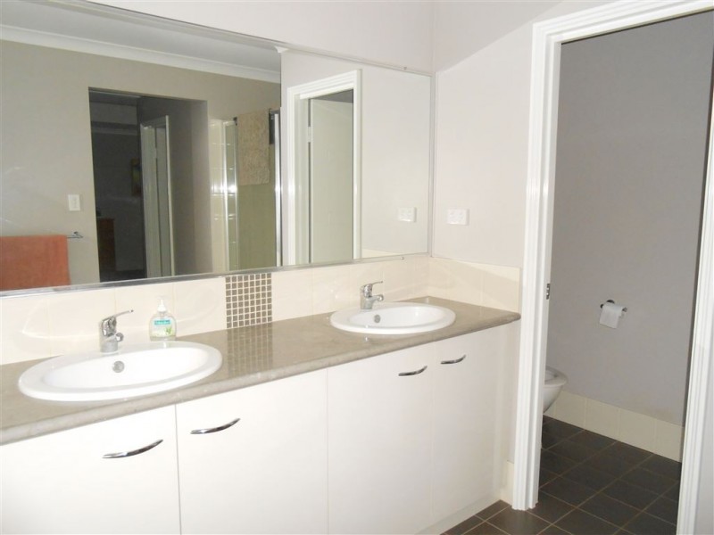 154 Glenfield Beach Drive, Glenfield WA 6532