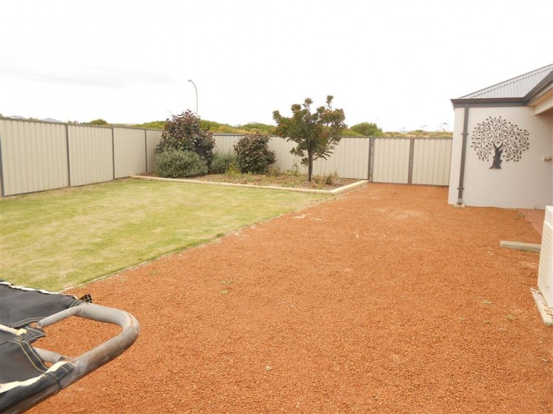 154 Glenfield Beach Drive, Glenfield WA 6532