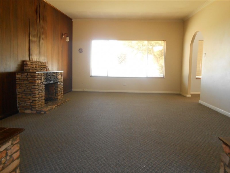 122 Kempton Street, Bluff Point WA 6530