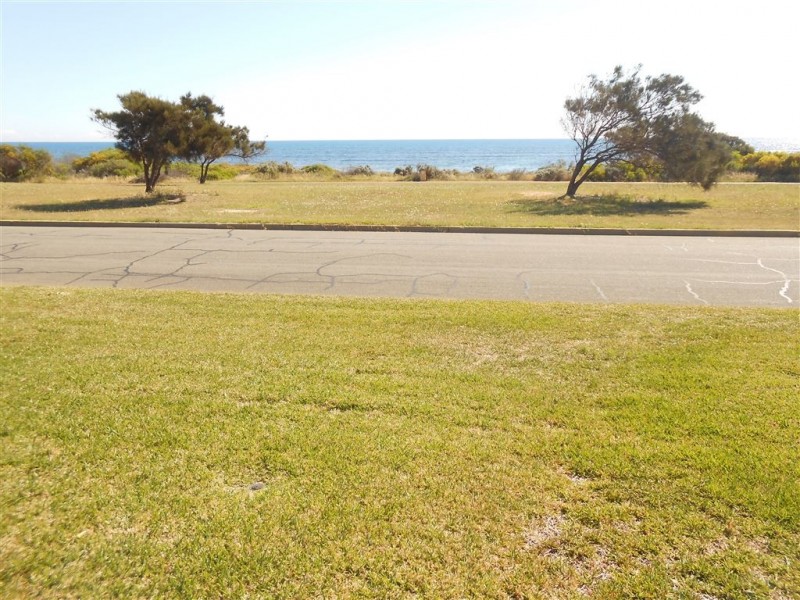 122 Kempton Street, Bluff Point WA 6530