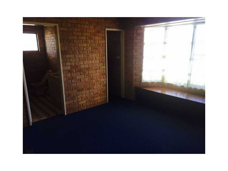 40 Eakins Crescent, Wandina WA 6530