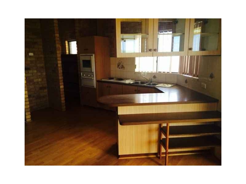 40 Eakins Crescent, Wandina WA 6530