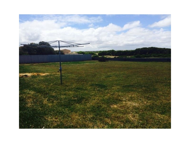 40 Eakins Crescent, Wandina WA 6530