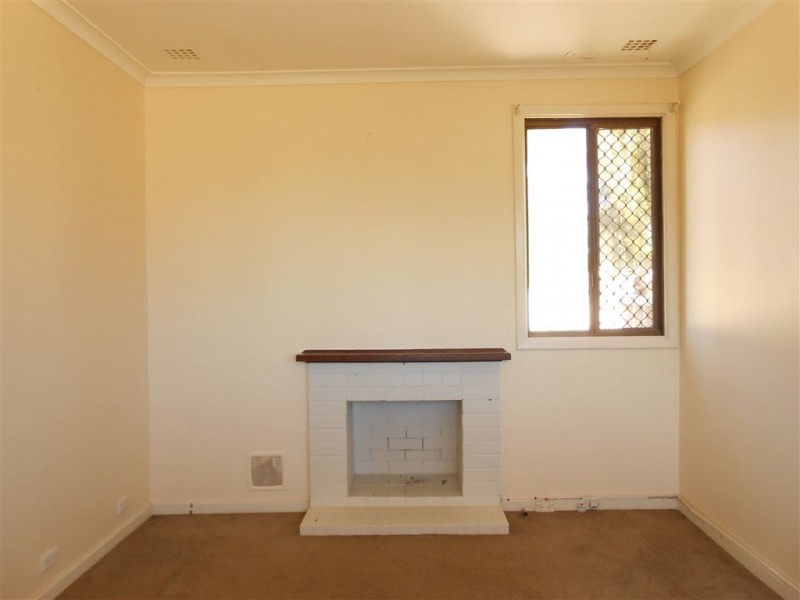 2 Zamia Street, Rangeway WA 6530