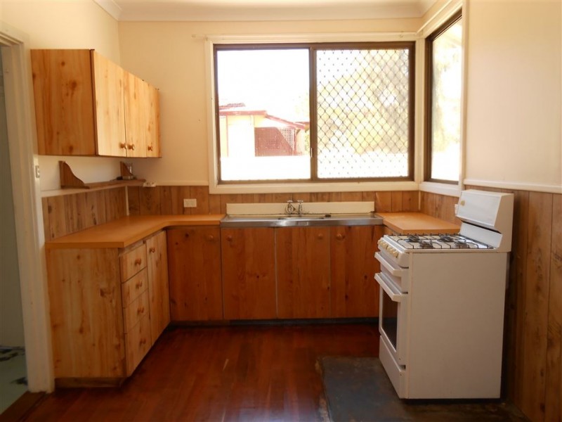 2 Zamia Street, Rangeway WA 6530