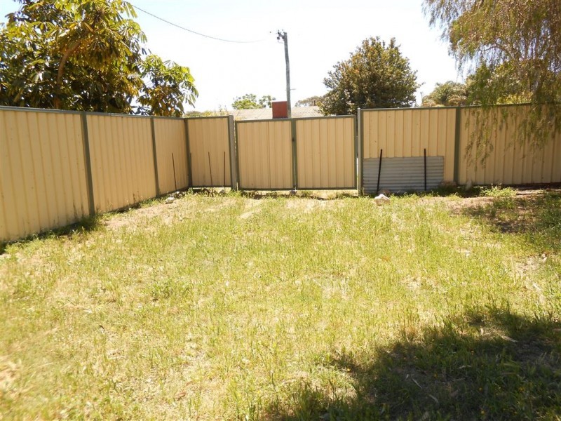 2 Zamia Street, Rangeway WA 6530
