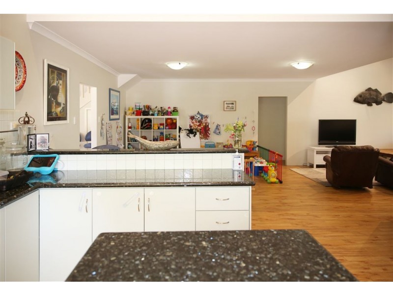 7 St Georges Close, Bluff Point WA 6530