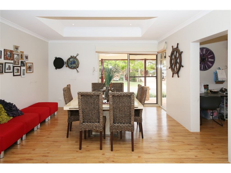 7 St Georges Close, Bluff Point WA 6530