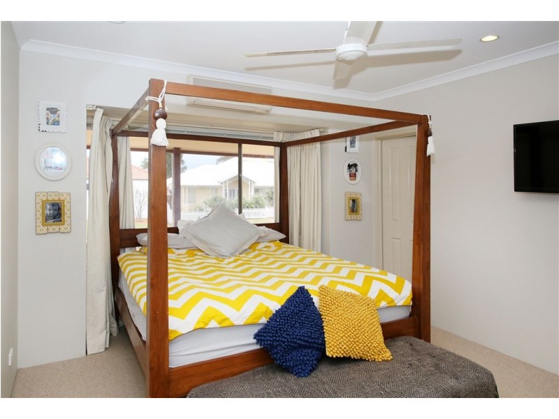 7 St Georges Close, Bluff Point WA 6530