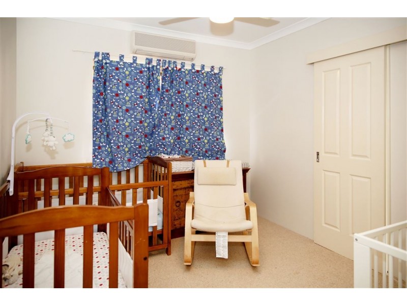 7 St Georges Close, Bluff Point WA 6530