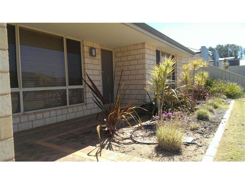 17 Coveside Way, Drummond Cove WA 6532