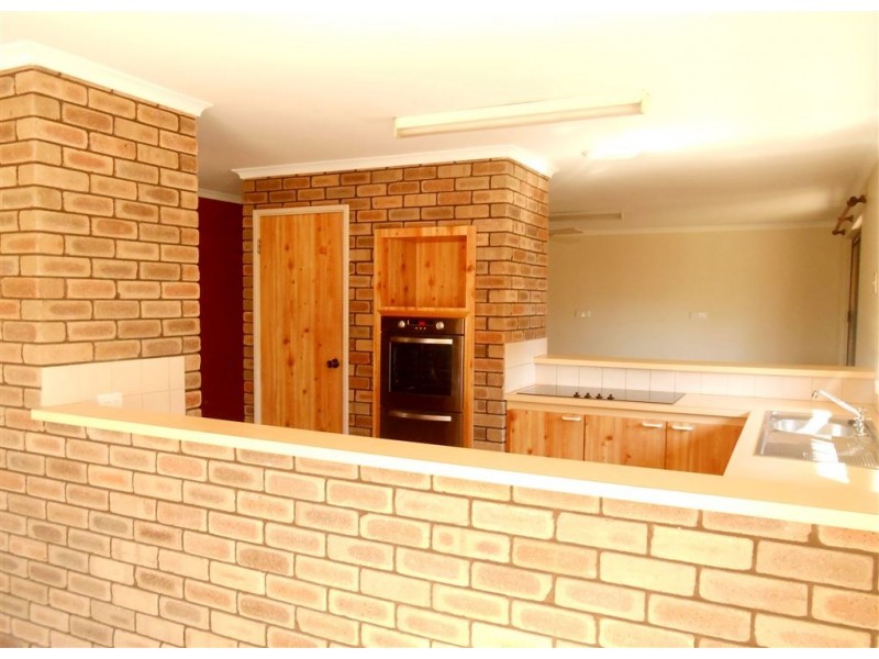 10 Pinner Place, Tarcoola Beach WA 6530