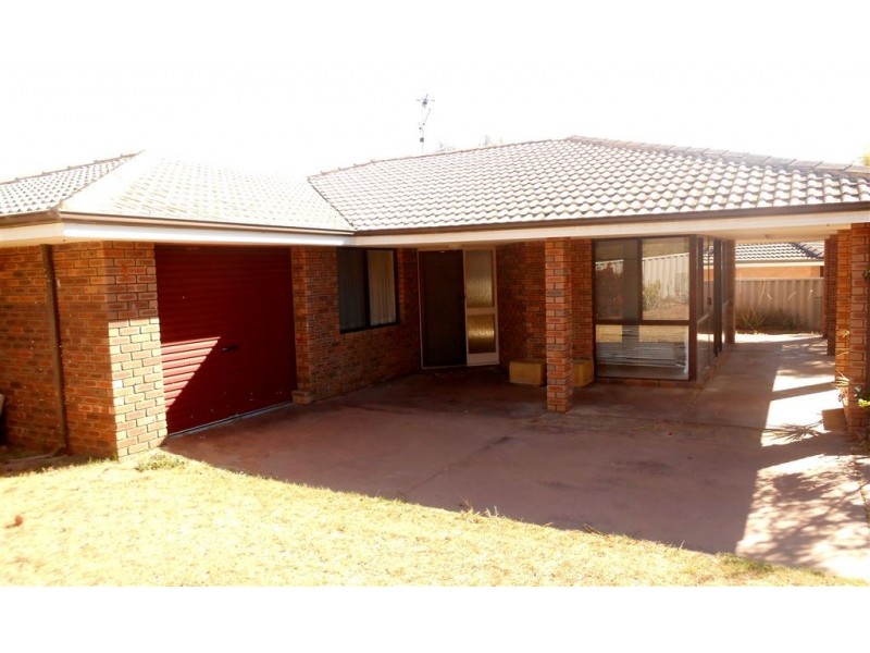 10 Pinner Place, Tarcoola Beach WA 6530