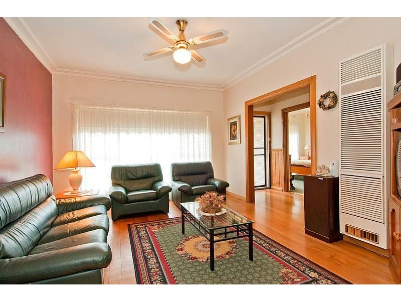 23 Watsons Road, Newcomb VIC 3219