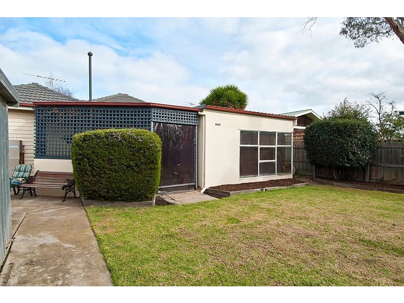 23 Watsons Road, Newcomb VIC 3219